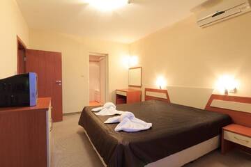 Фото номера Люкс с 1 спальней и балконом Отель Relax Coop Hotel г. Вонешта-Вода 16